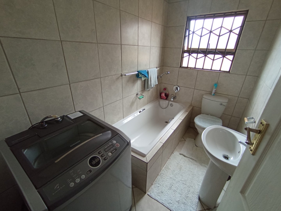 3 Bedroom Property for Sale in Pinehaven Free State